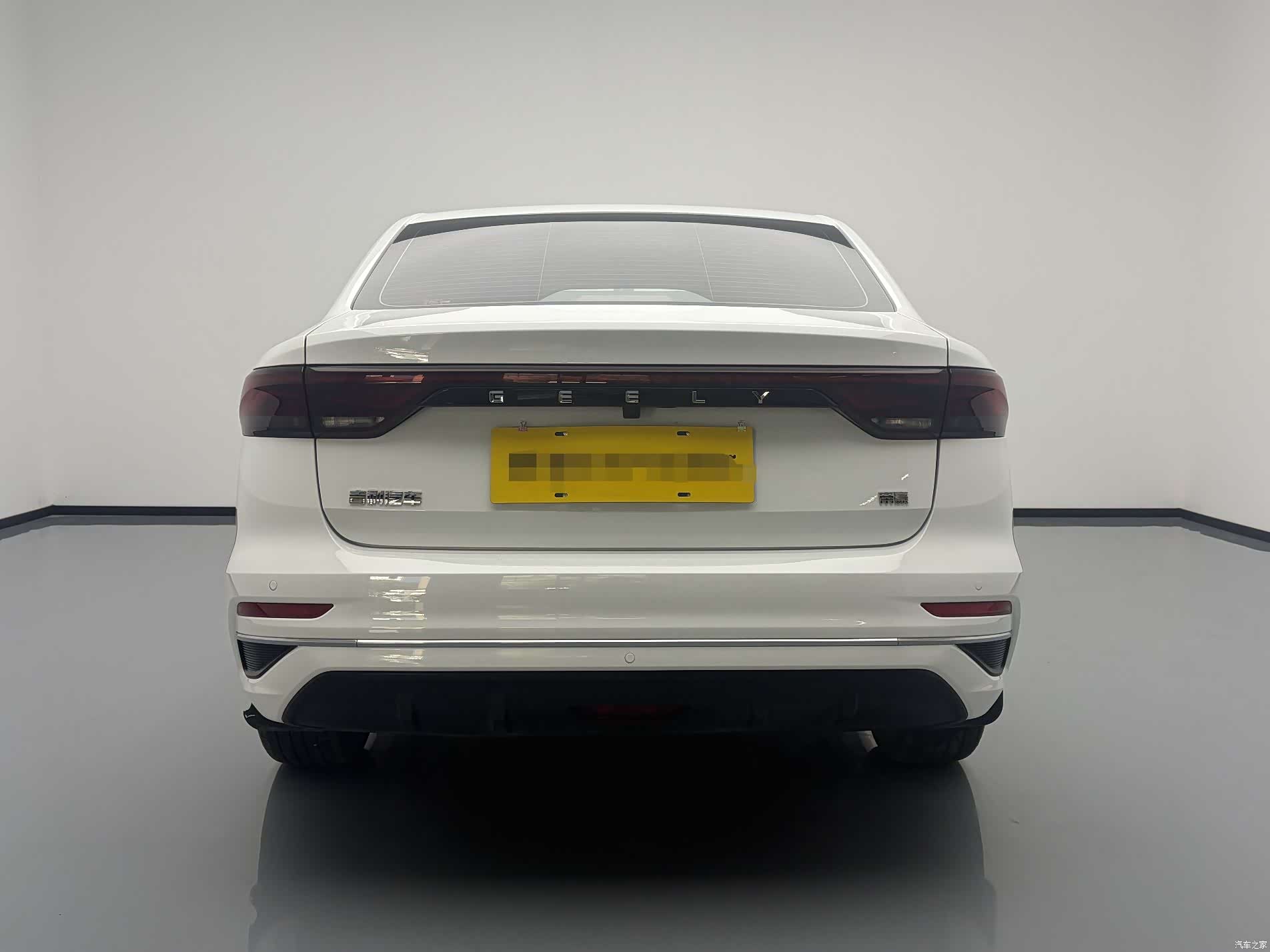 Geely Emgrand, 2023 3