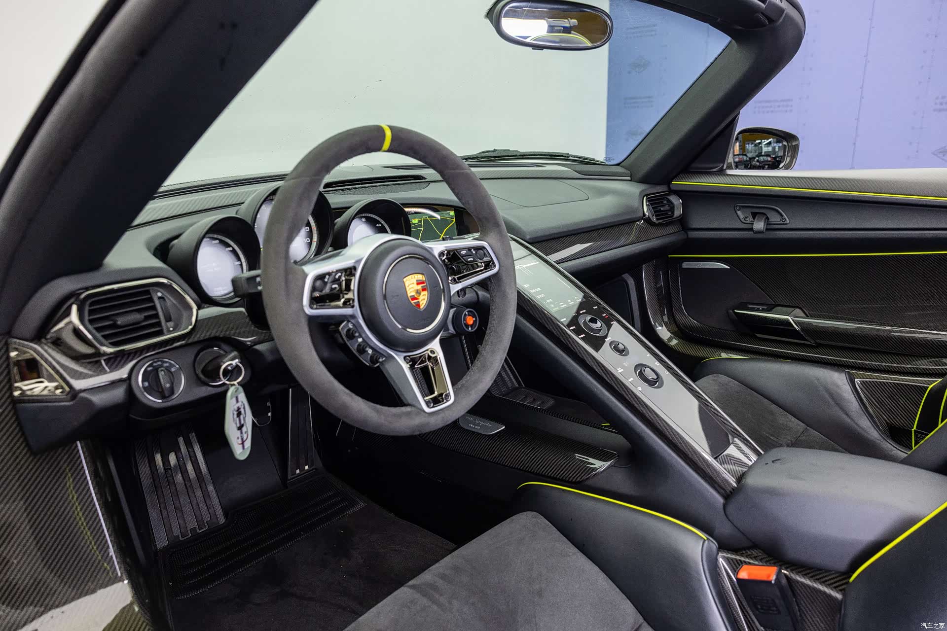 Porsche 918, 2015 26