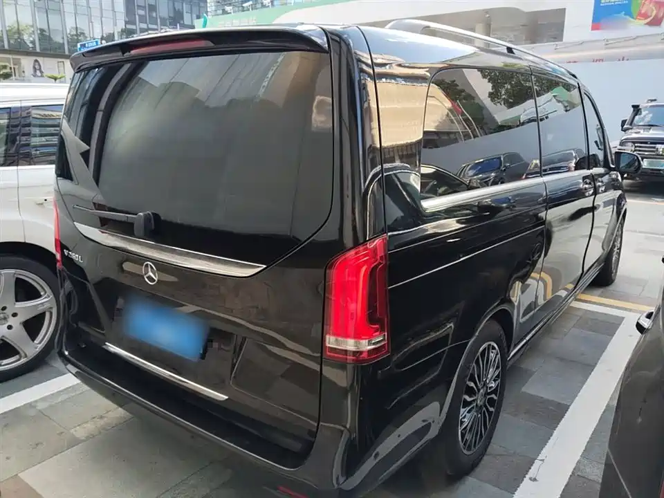 Mercedes-Benz V-class