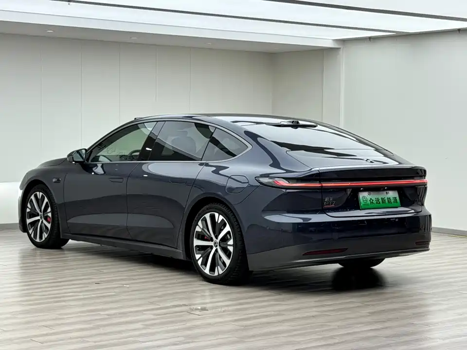 NIO ET7