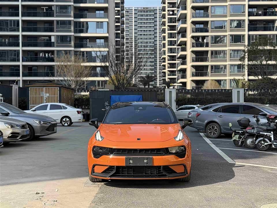 Lynk & Co 02 Hatchback