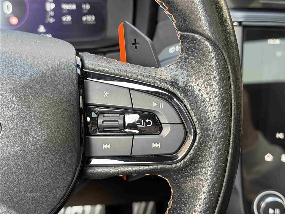 Lynk & Co 02 Hatchback