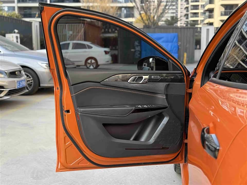 Lynk & Co 02 Hatchback