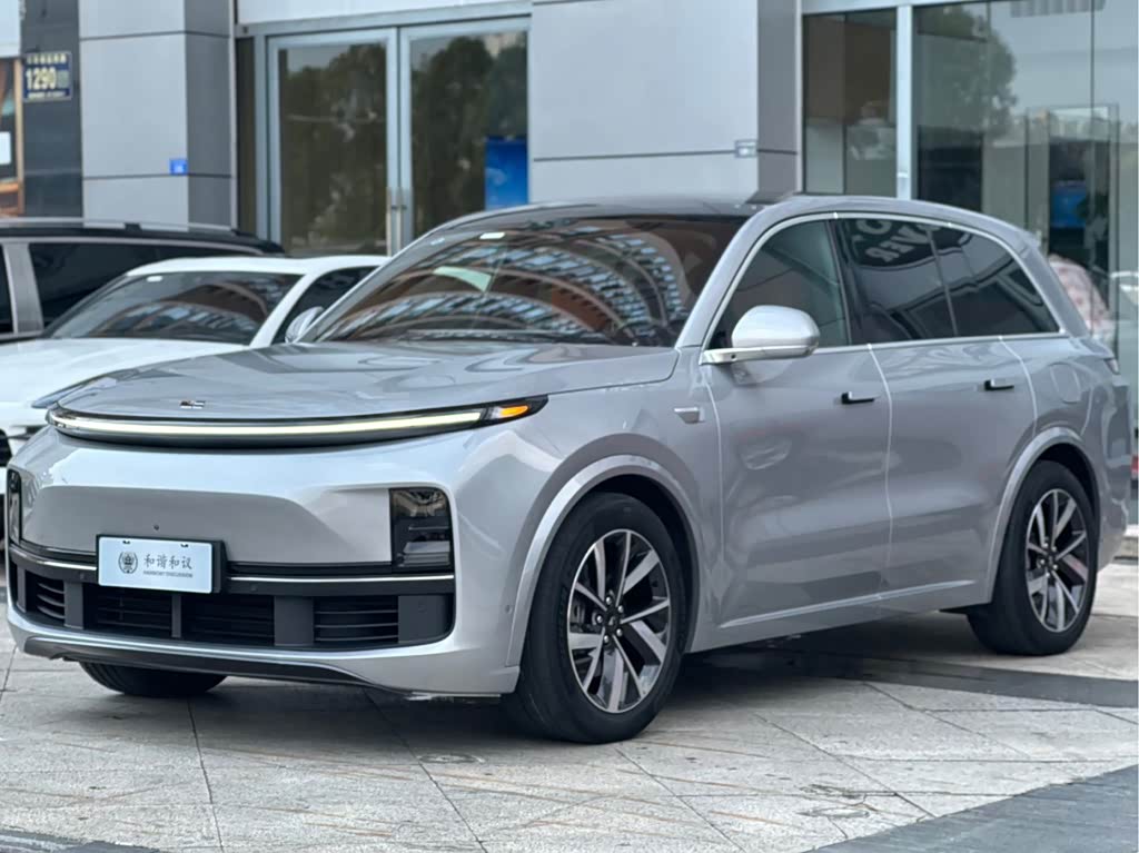Li Auto L8