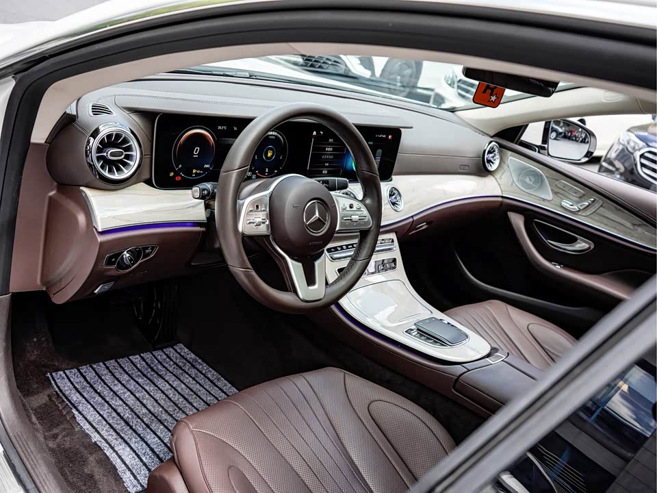 Mercedes-Benz CLS Mercedes-Benz CLS