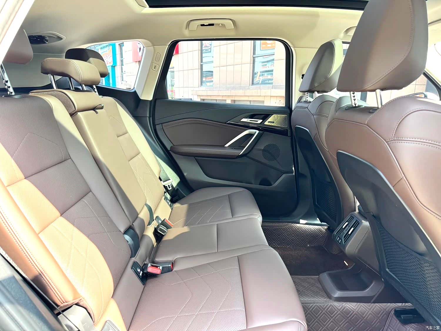 BMW X1, 2024 11