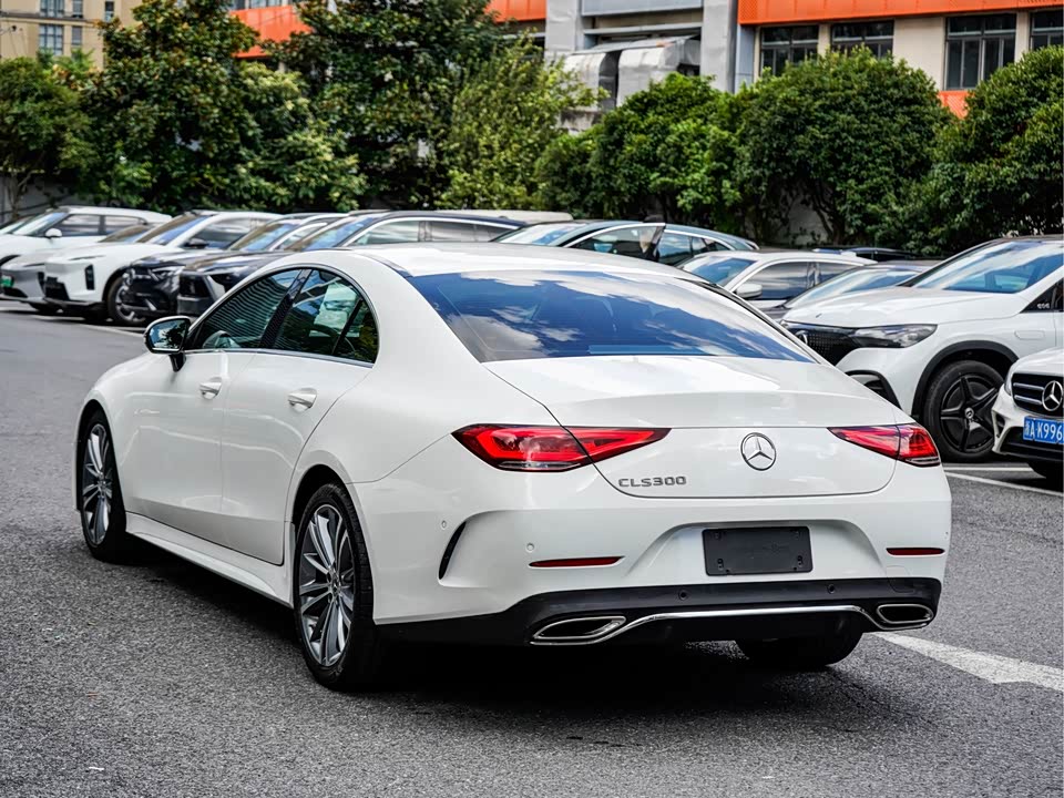 Mercedes-Benz CLS Mercedes-Benz CLS