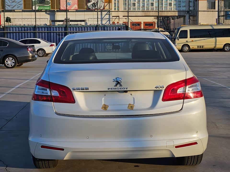 Peugeot 408