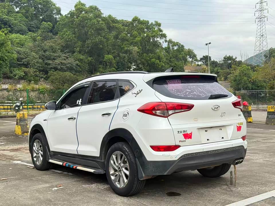 Hyundai Tucson