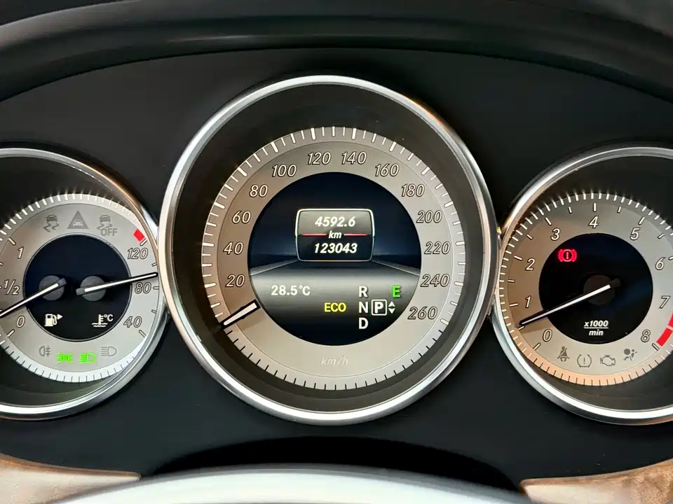 Mercedes-Benz CLS Mercedes-Benz CLS
