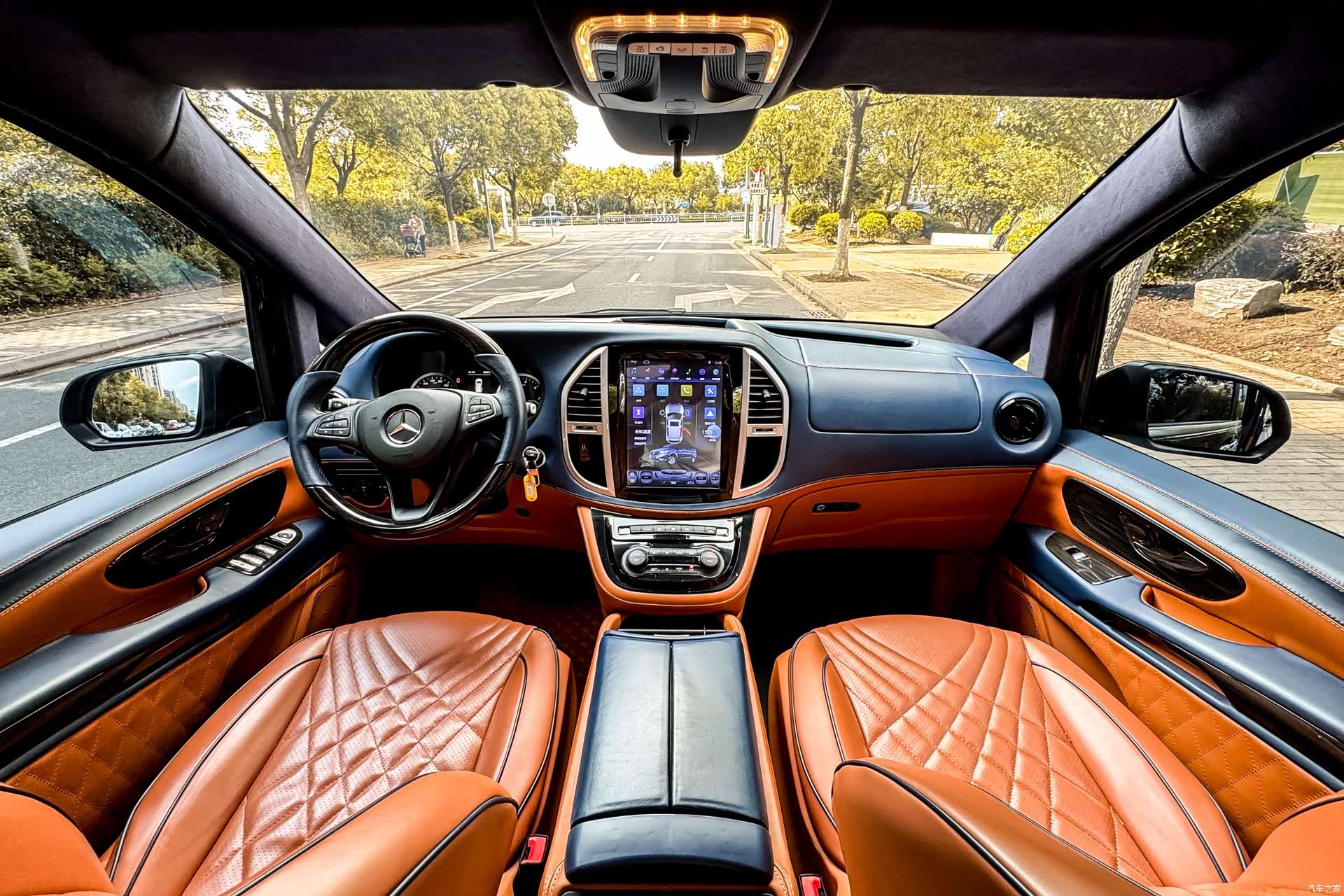 Mercedes-Benz 7, 2022 8