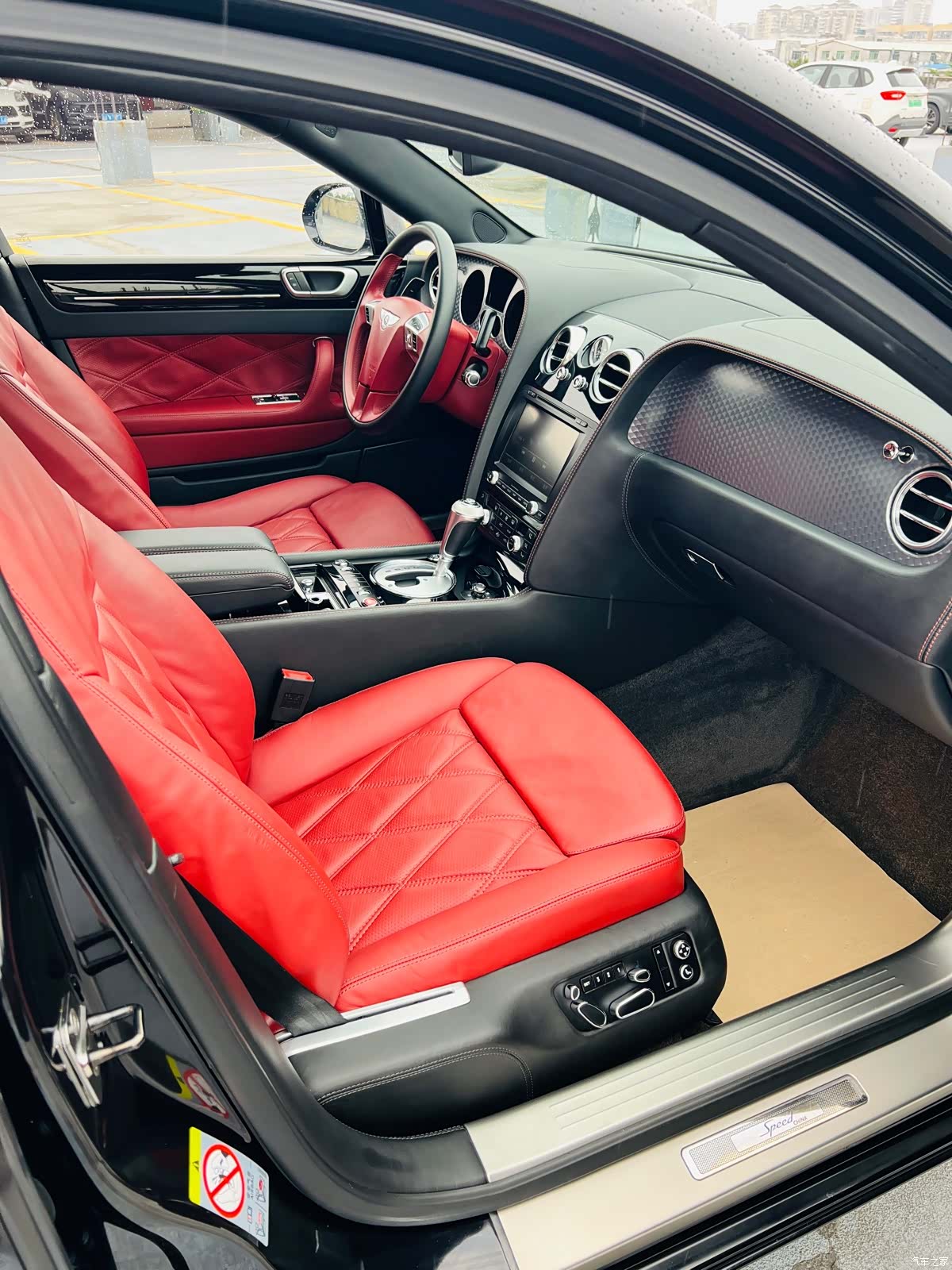 Bentley Flying Spur, 2013 11