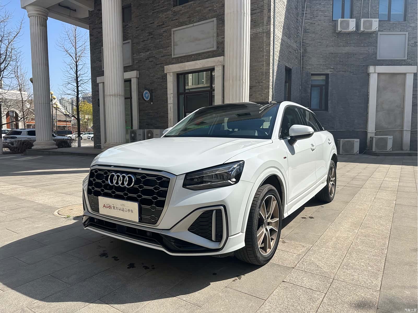 Audi Q2L, 2024 1