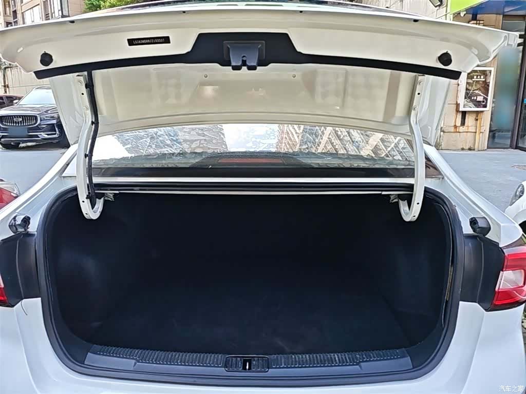 Roewe i5, 2019 19