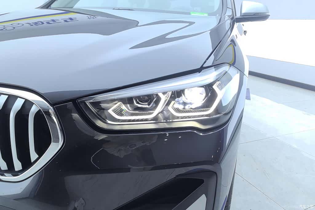 BMW X1, 2022 все фото
