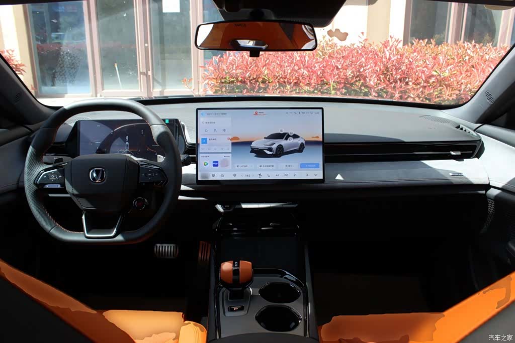 Changan UNI-V, 2025 6