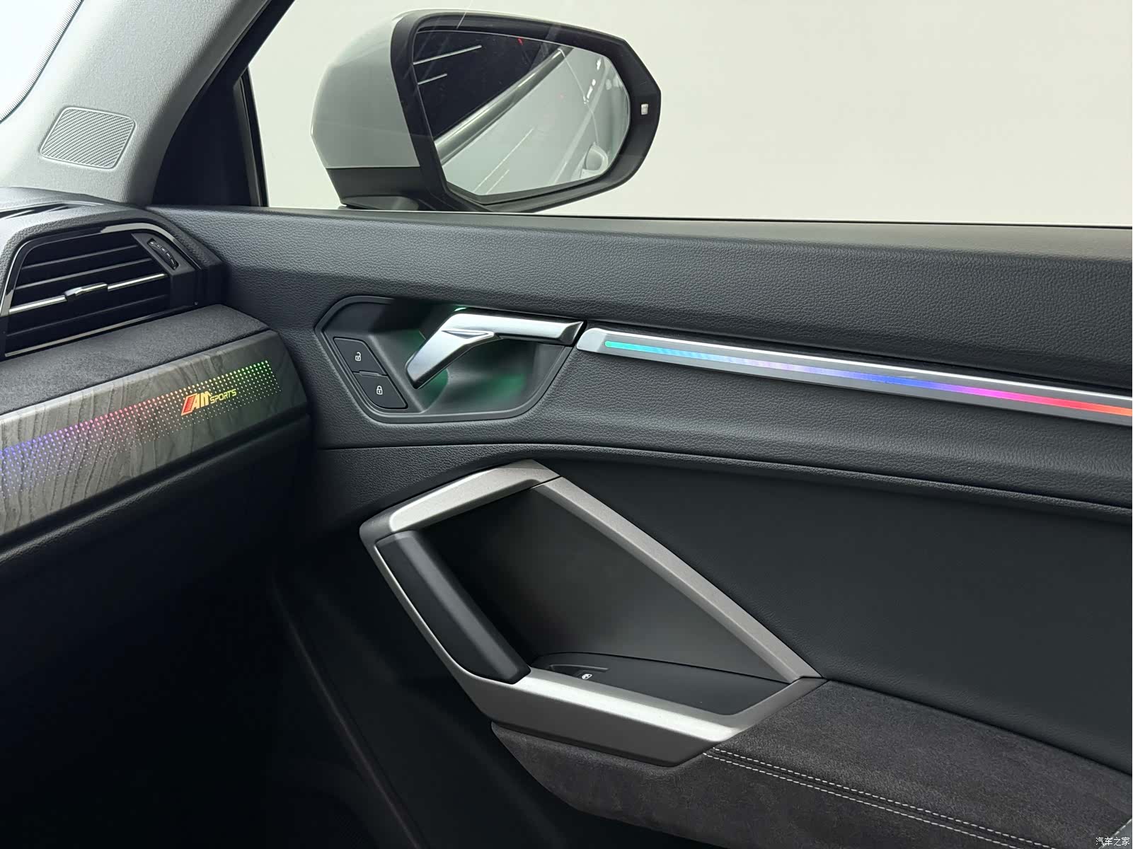 Audi Q3, 2022 11