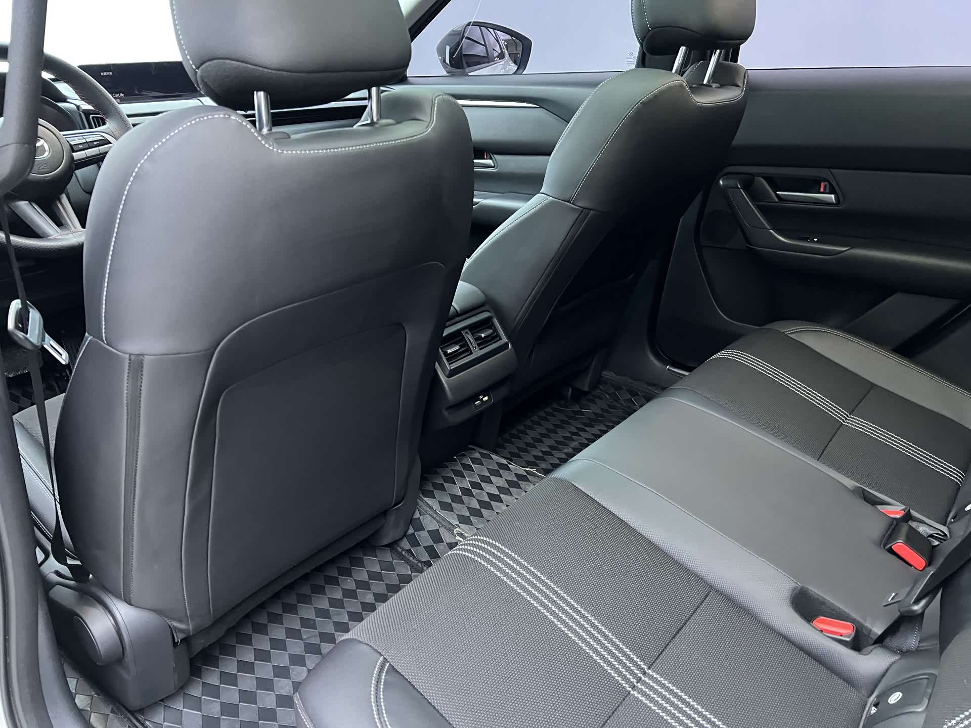 Mazda CX-50, 2023 11