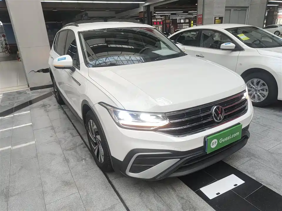 Volkswagen Tiguan L