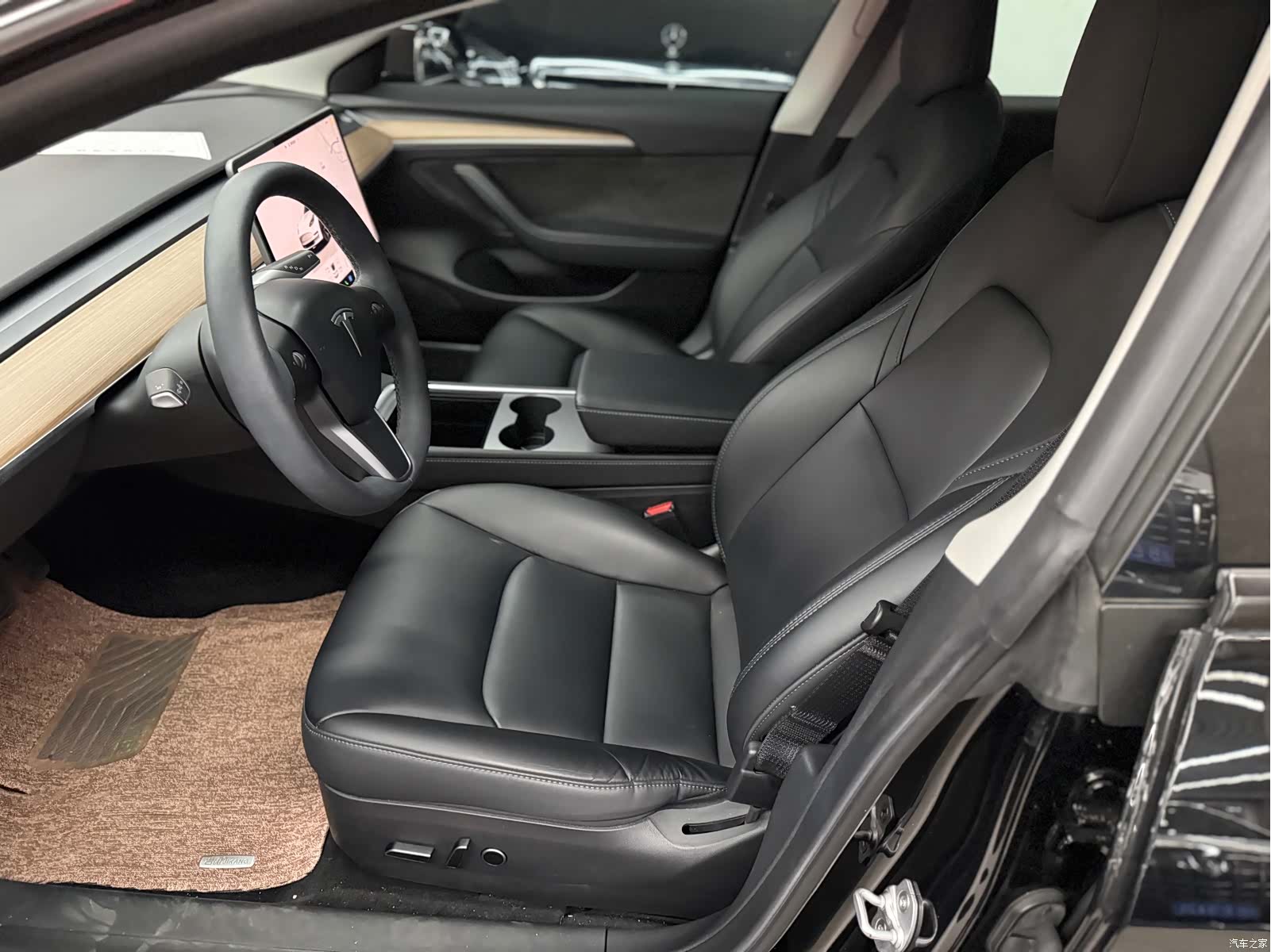 Tesla Model 3, 2023 9