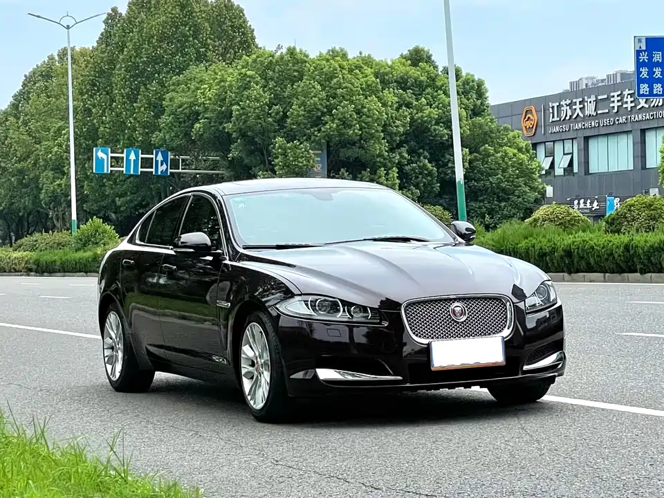 Jaguar XF