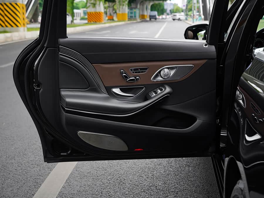Mercedes-Benz Maybach S-Class 2019, фото 15