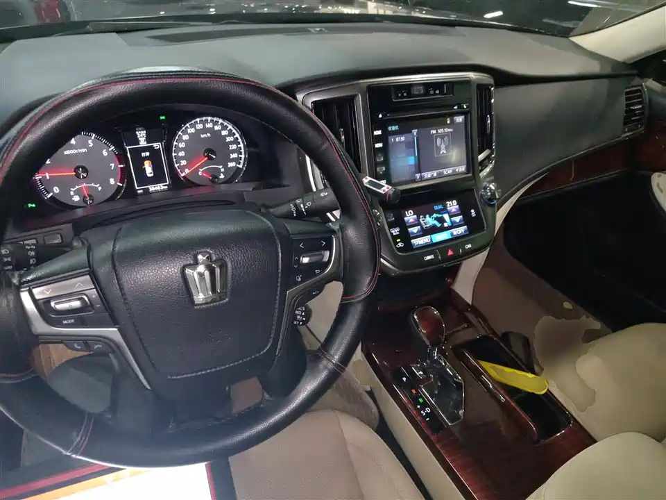 Toyota crown
