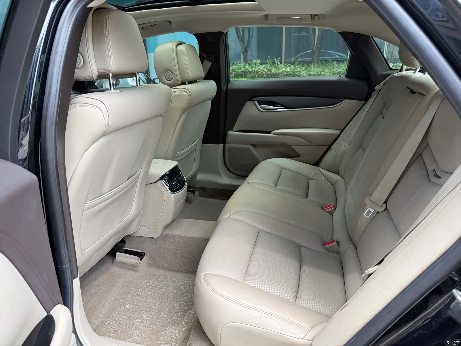 Cadillac XTS, 2013 8