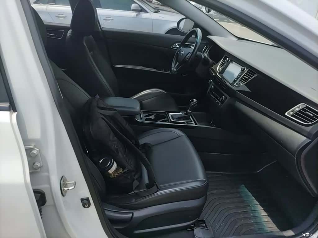 Hyundai DLX, 2016 25