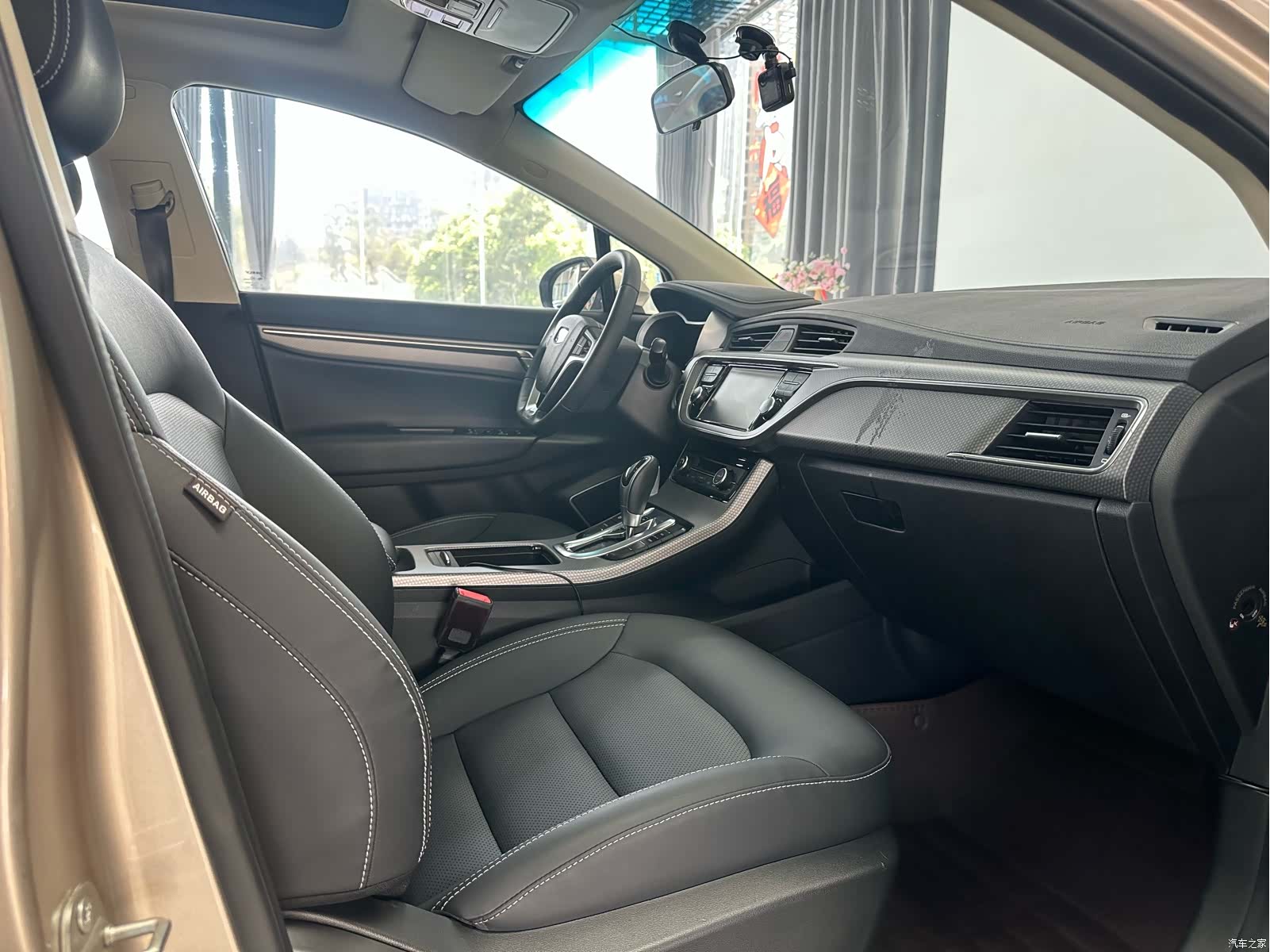 Geely Emgrand, 2017 26