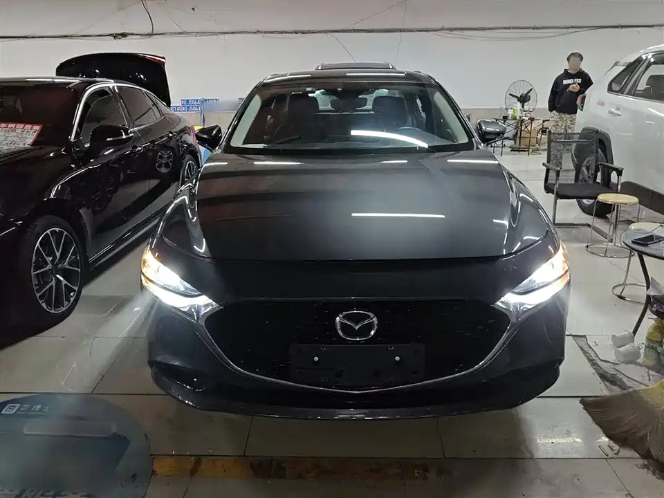 Mazda 3 Angkesaila
