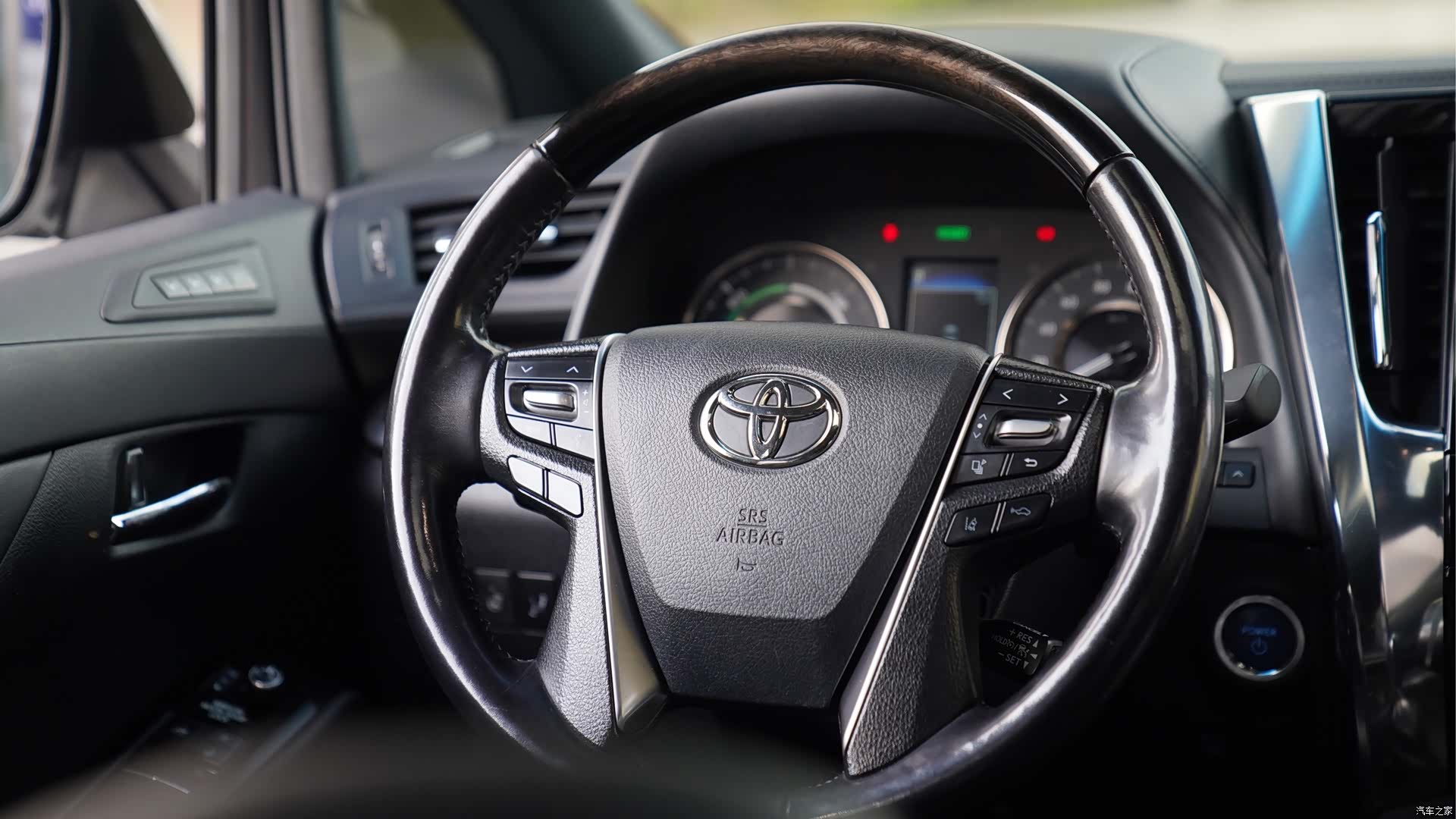 Toyota Alphard, 2022 6
