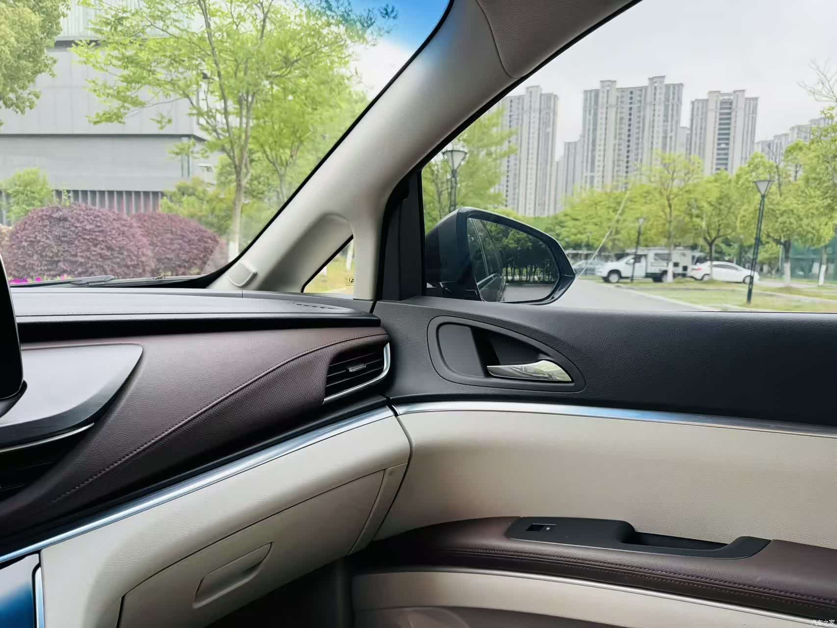 Buick GL8, 2022 13