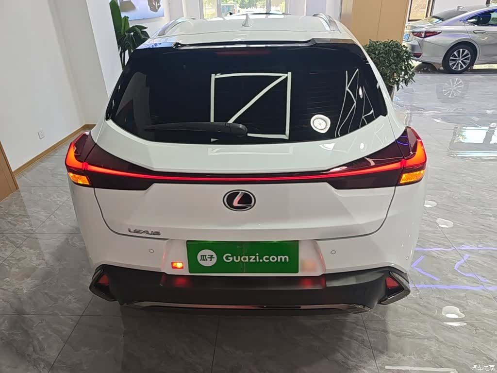 Lexus UX, 2021 6