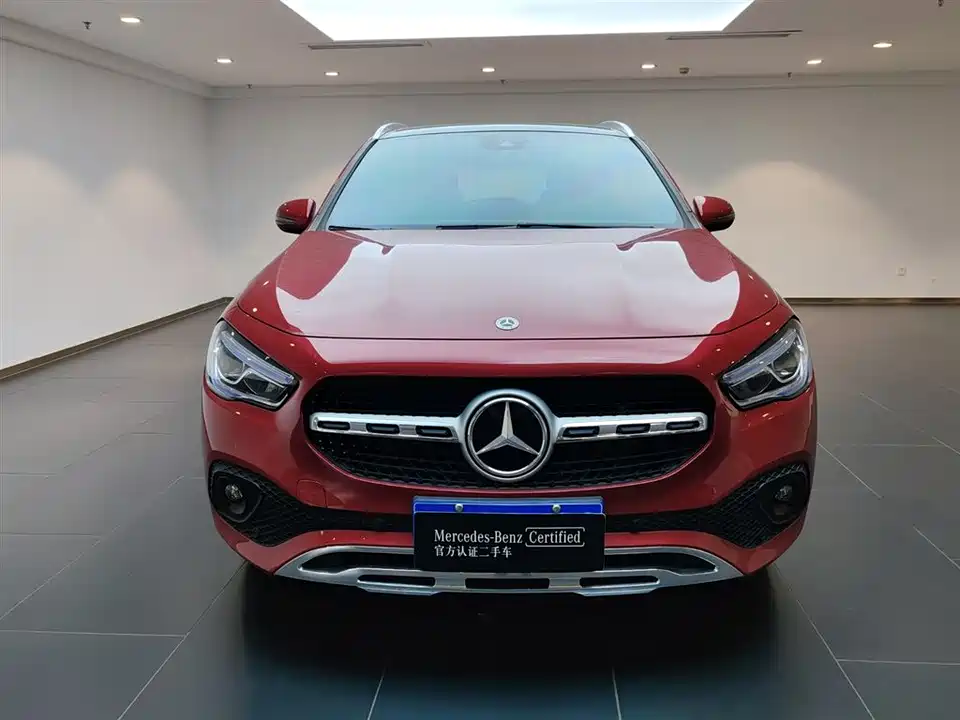 Mercedes-Benz GLA Mercedes-Benz GLA