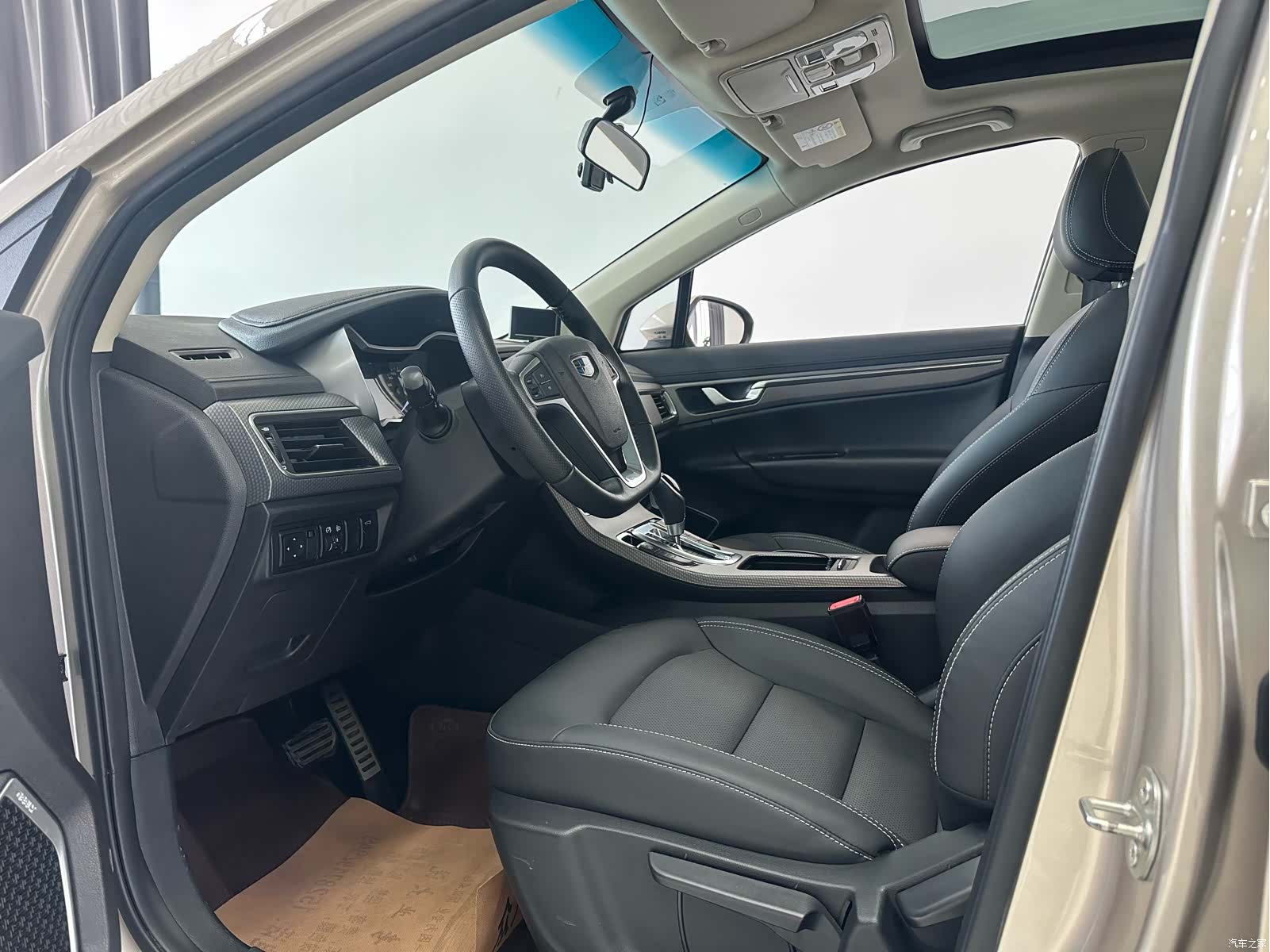 Geely Emgrand, 2017 4