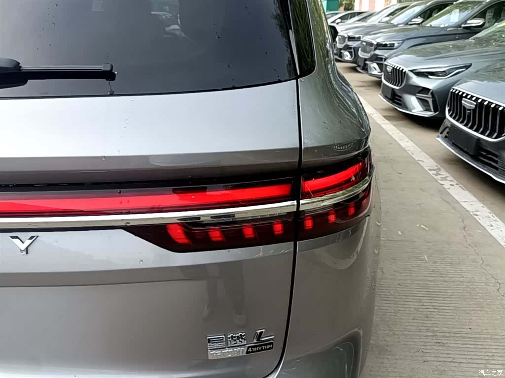 Geely Xingyue L, 2026 8