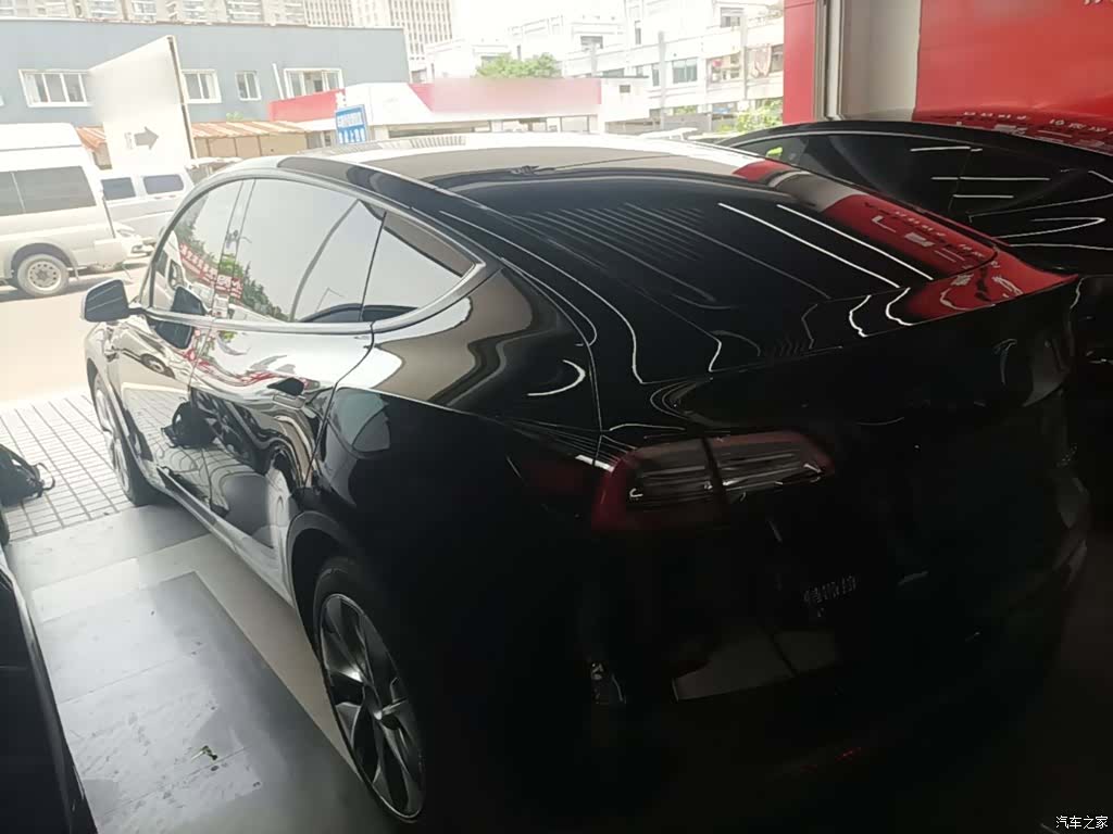 Tesla Model Y, 2022 все фото