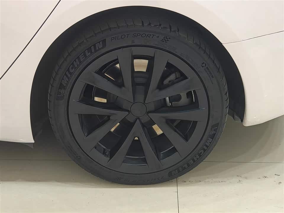 Tesla Model 3 Tesla Model 3
