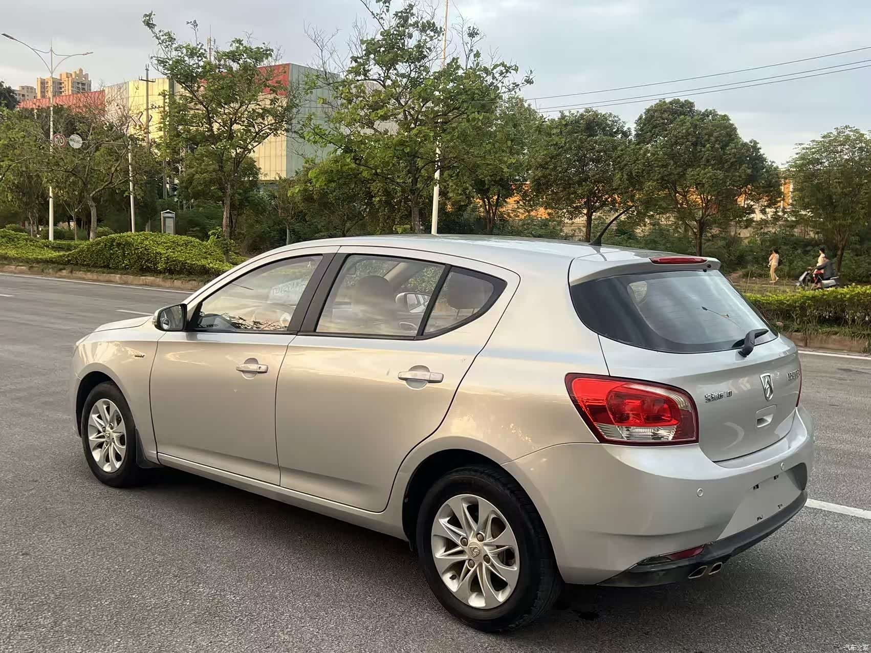 Wuling 610, 2015 4