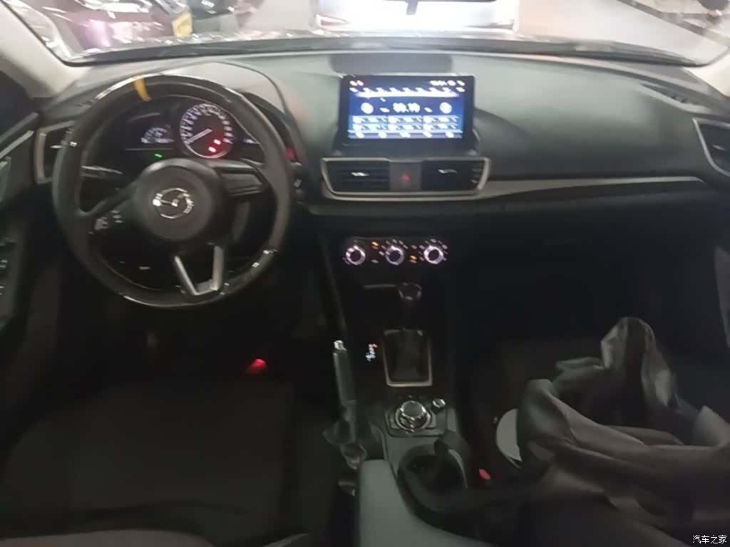 Mazda Mazda3, 2018 10