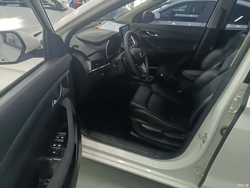 Wuling 360, 2019 16