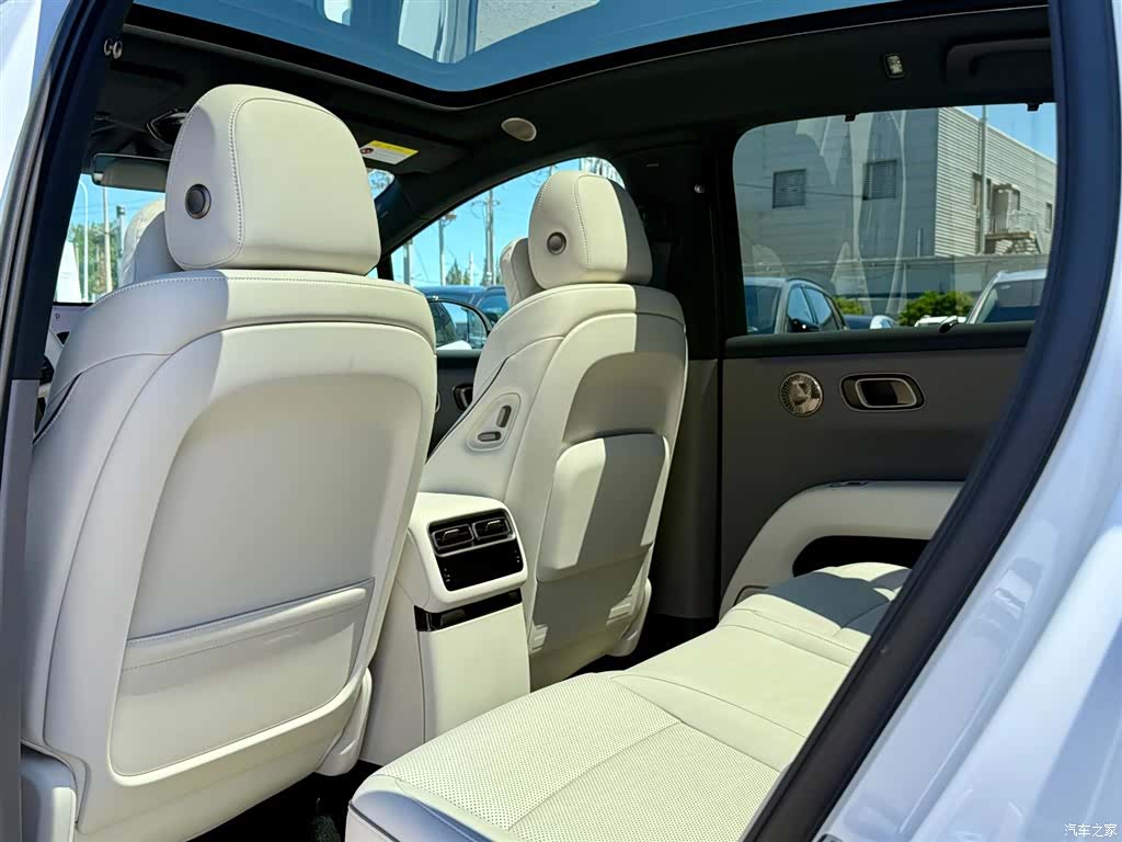 Li Auto i6, 2026 12