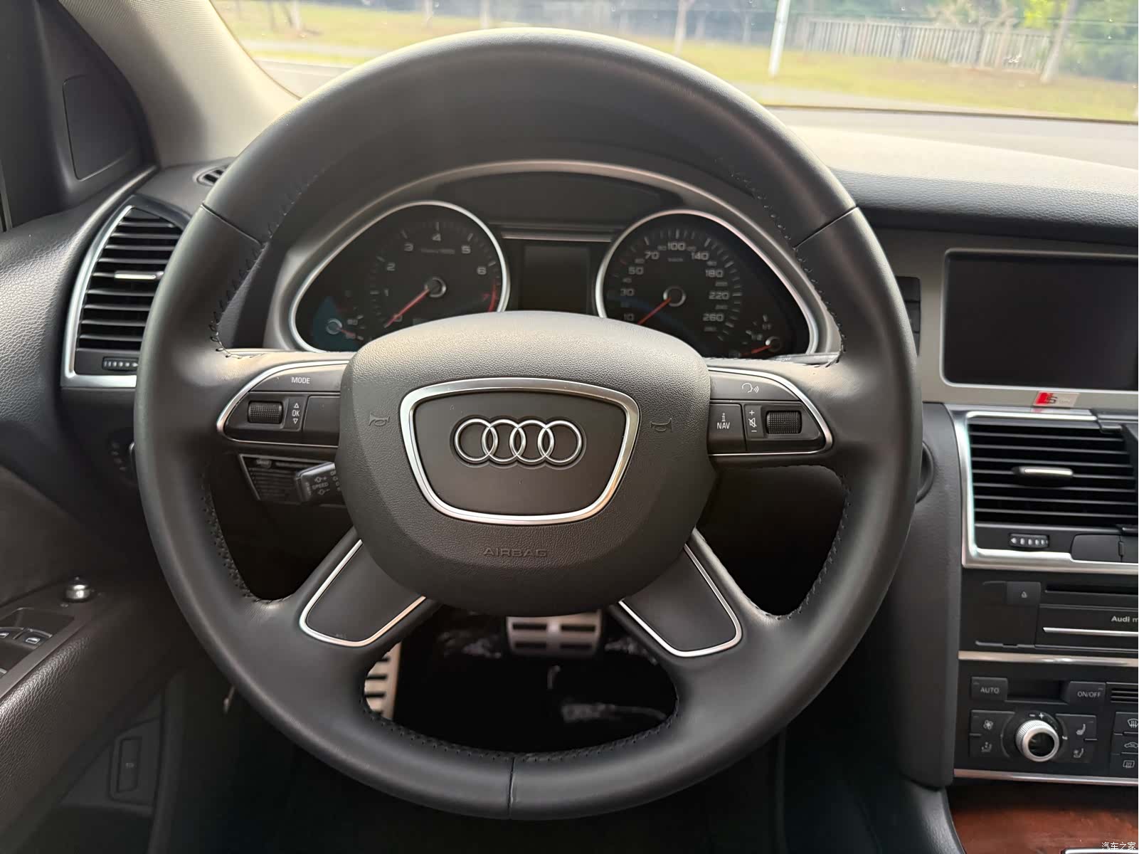Audi Q7, 2015 11