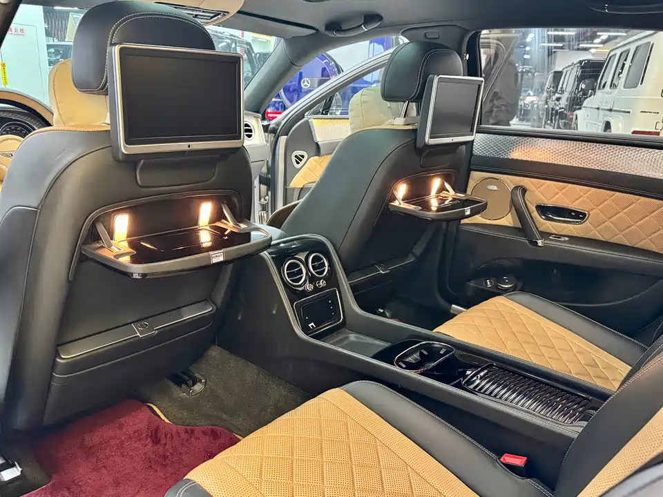 Bentley Flying