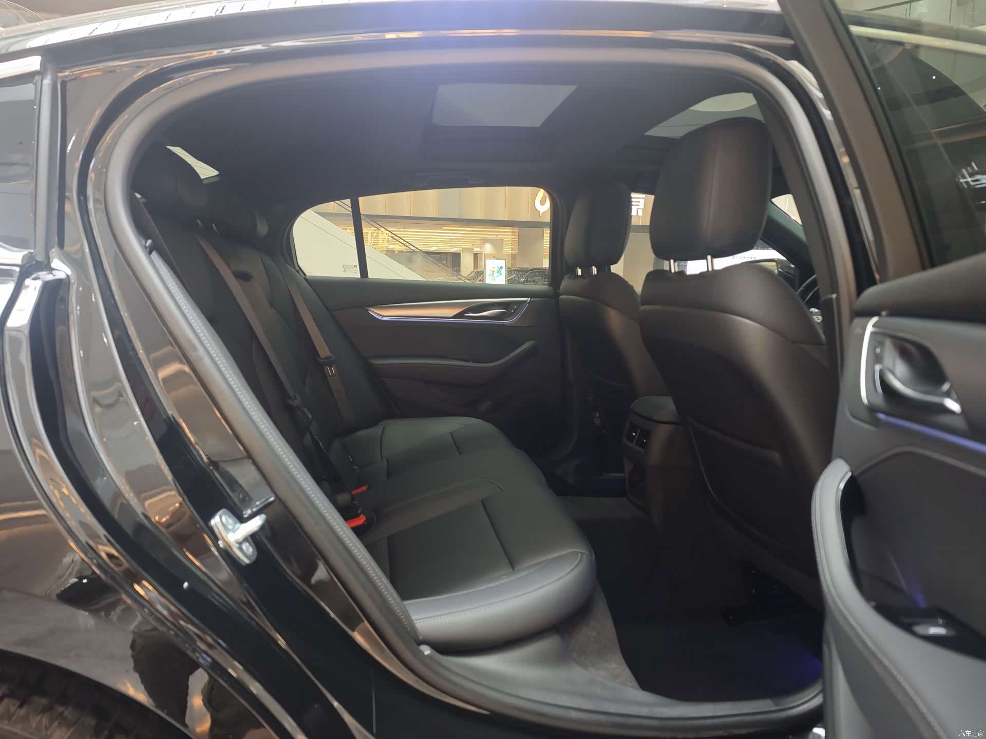 Cadillac CT5, 2026 14