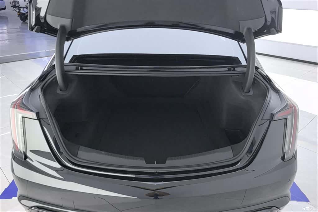Cadillac CT5, 2023 4