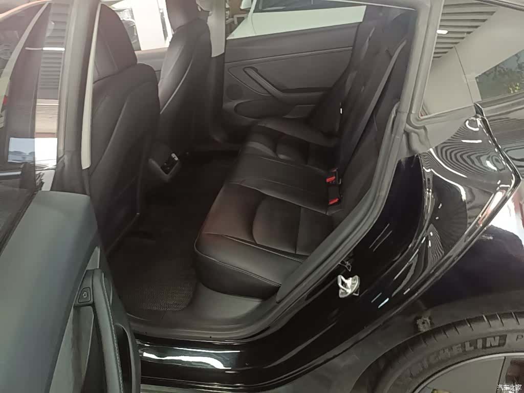 Tesla Model 3, 2023 17