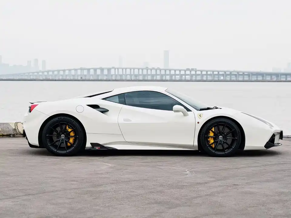 Ferrari 488