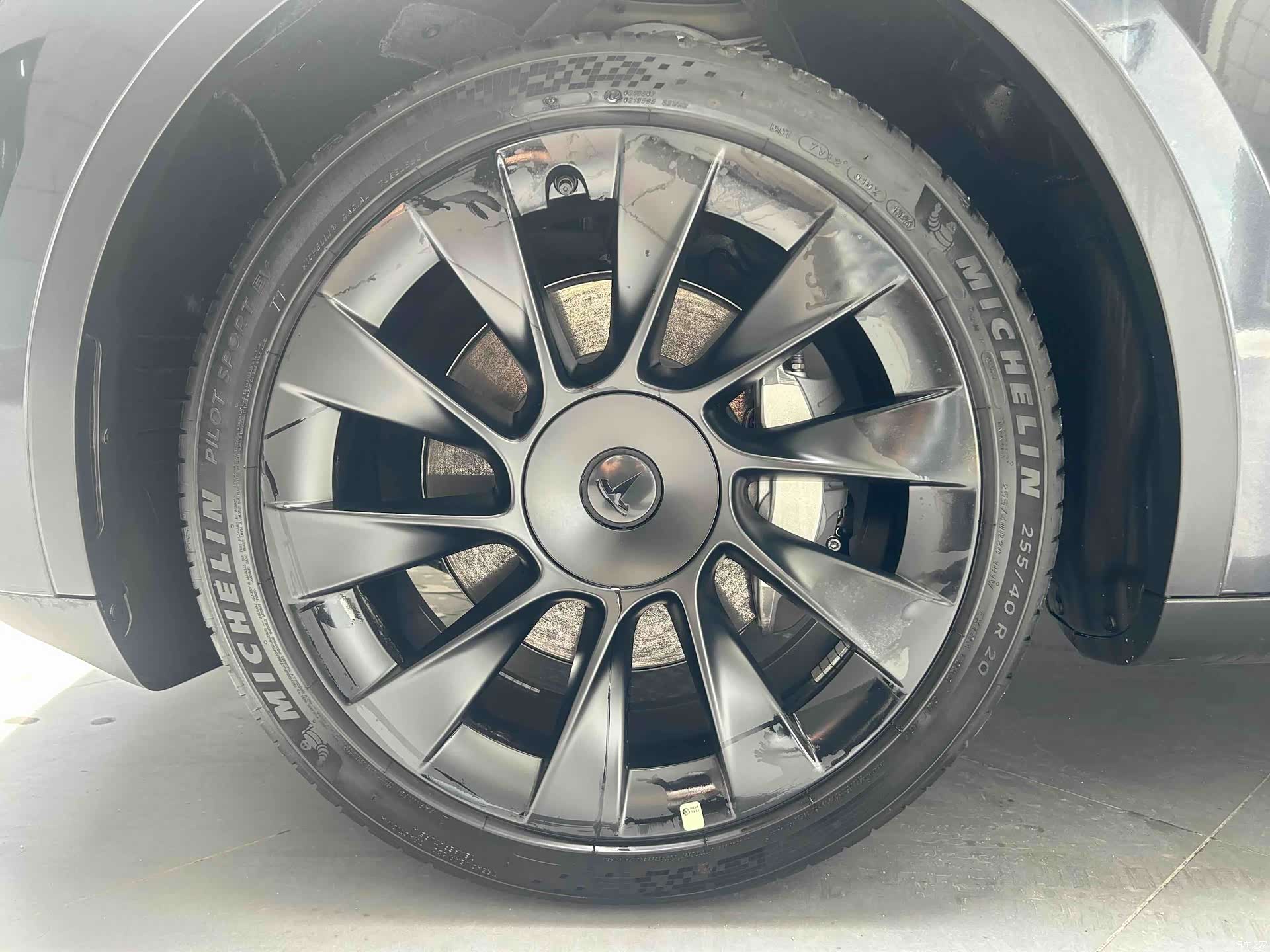 Tesla Model Y, 2024 7